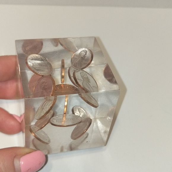 Vintage 1973 Penny Paperweight Collectable trinket - Picture 5 of 5